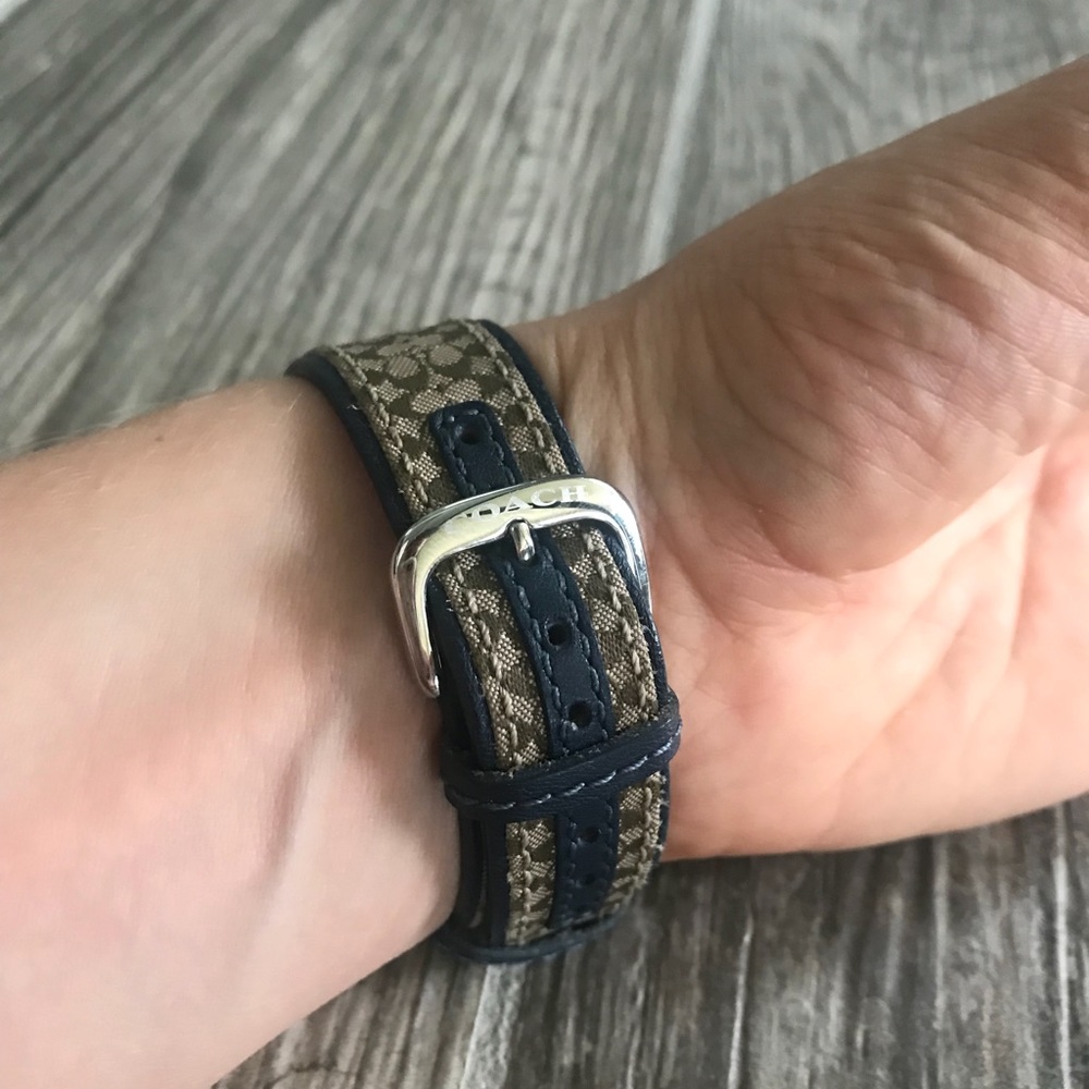 Coach Watch - Picture 3 of 4